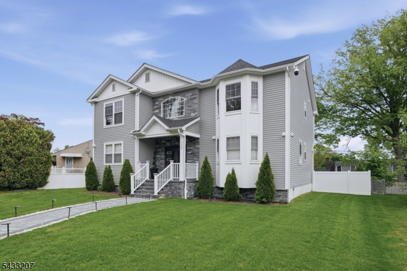 779 Roessner Dr