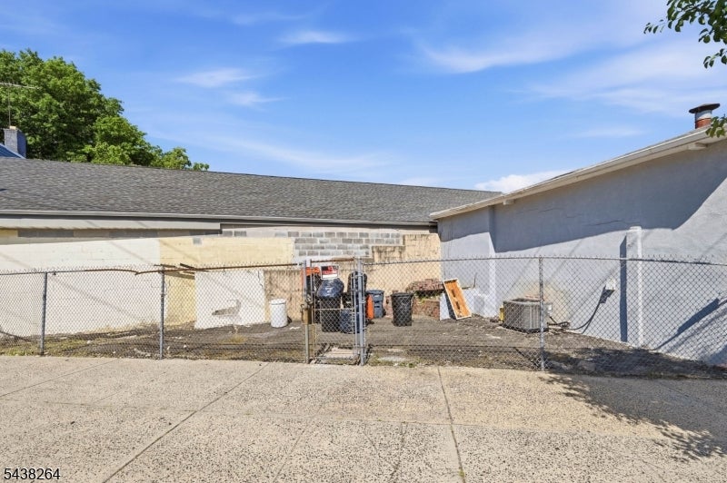 625 Springfield Ave