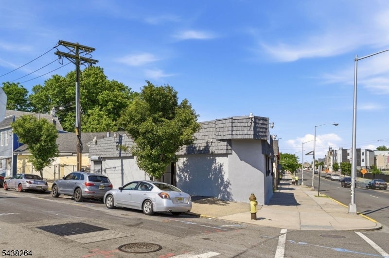 625 Springfield Ave