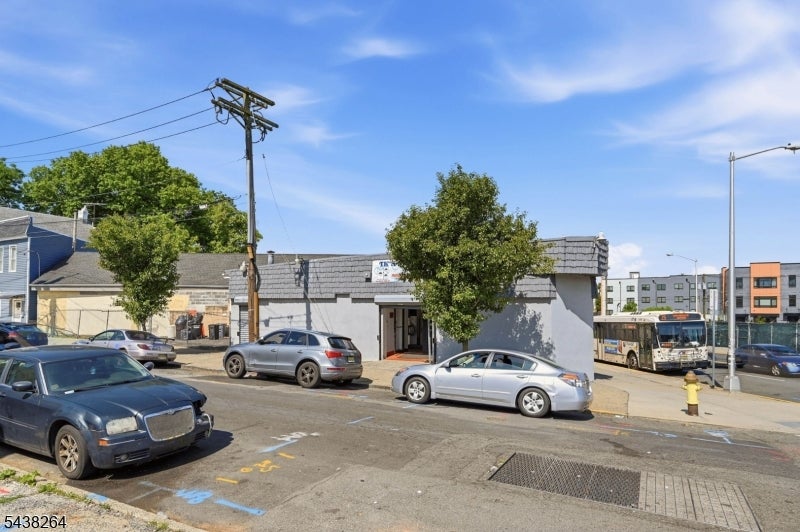 625 Springfield Ave