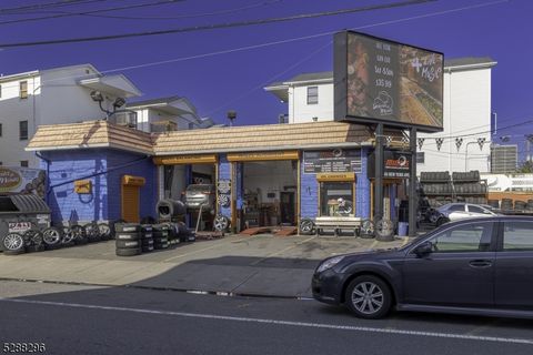 44 New York Ave Newark City NJ 07105