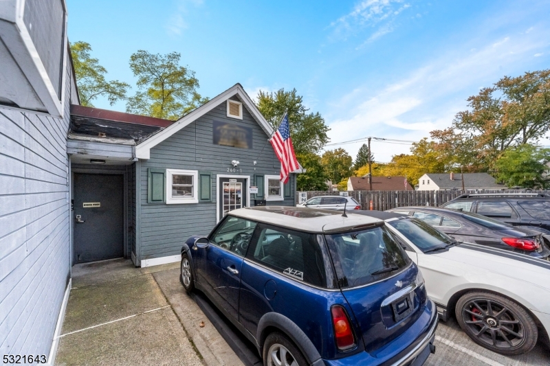260 W Scott Ave