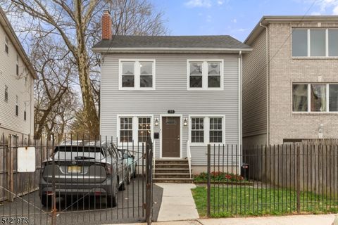 38 Hinsdale Pl Newark City NJ 07104