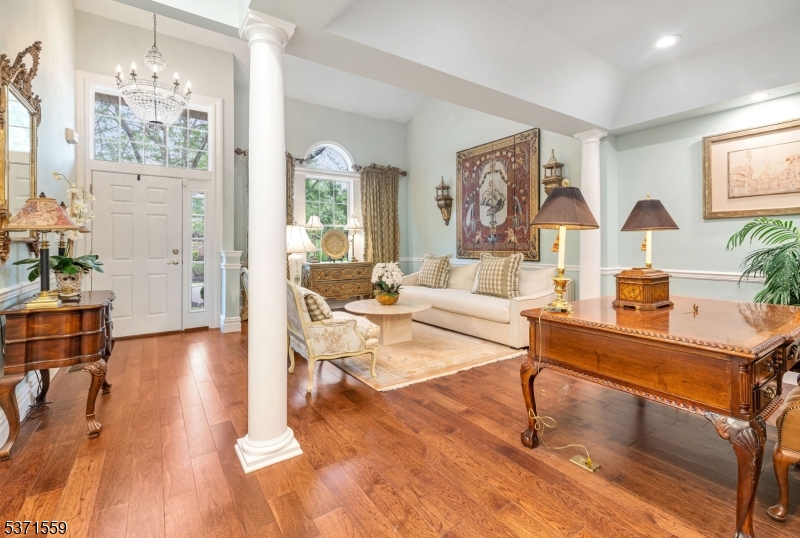 4 Alpine Dr