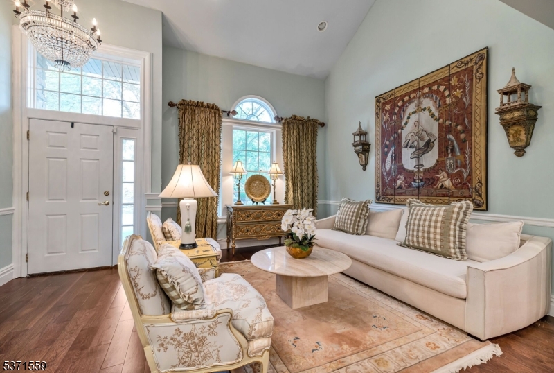 4 Alpine Dr