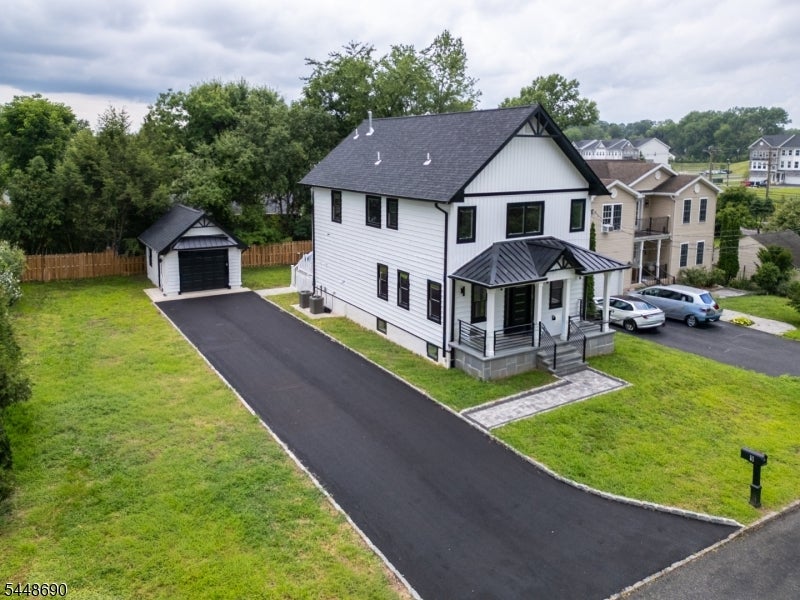 9 Hugenot St
