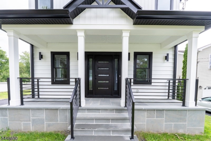 9 Hugenot St
