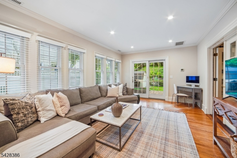 148 Beekman Rd