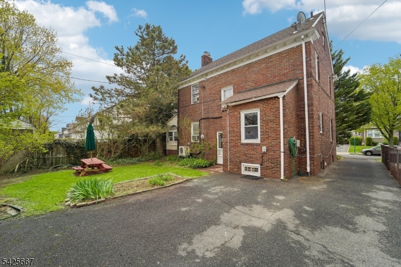 122 Holland Rd