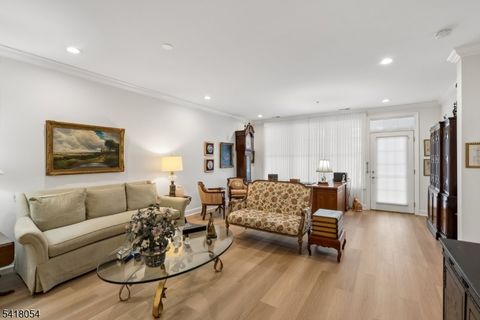 5205 Pointe Gate Dr Livingston Twp. NJ 07039