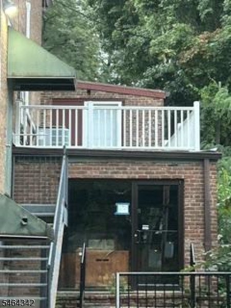 208-206 Main St