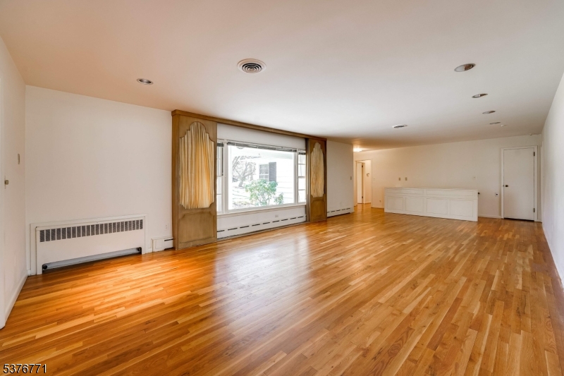 17 Oxford Dr