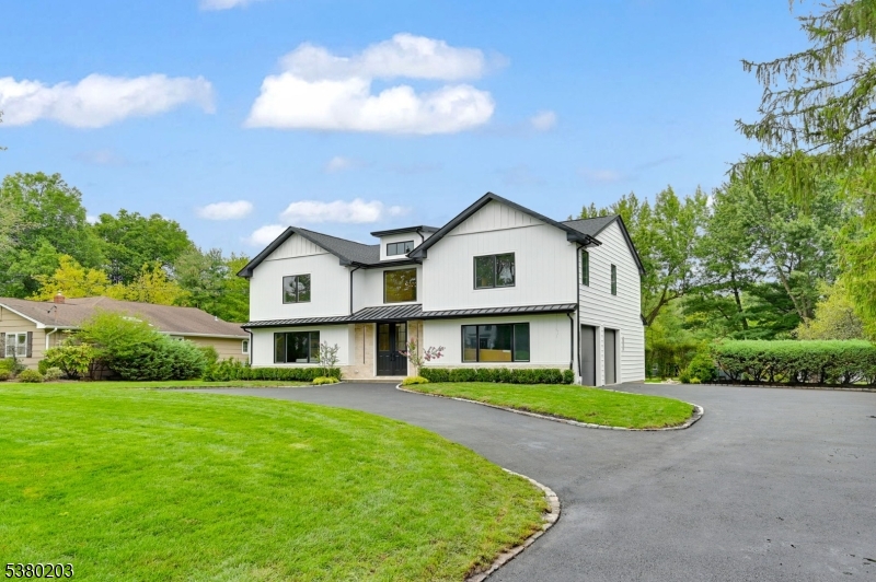 8 Torrence Dr