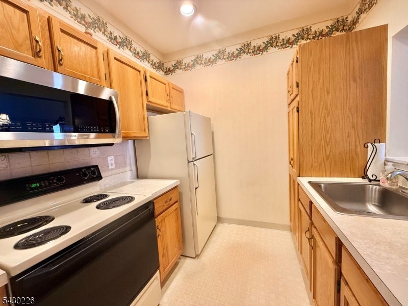 1302 Richmond Rd 302