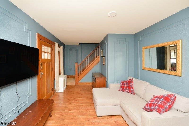 18 Minerva Ave