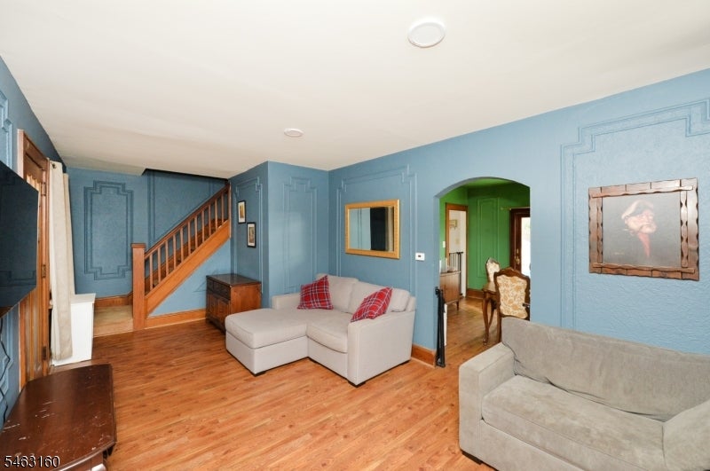 18 Minerva Ave