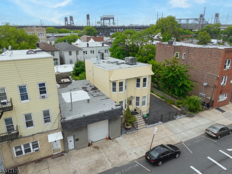 69 Wright Ave