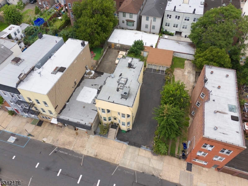 69 Wright Ave