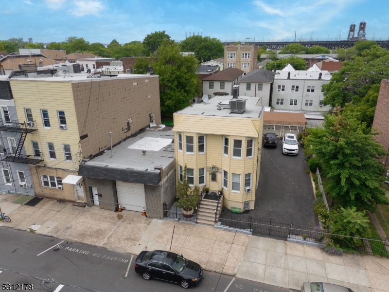 69 Wright Ave