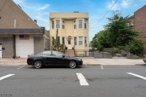 69 Wright Ave Jersey City NJ 07306