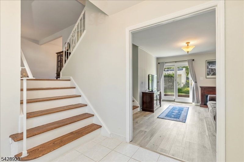 2107 Meadowview Rd
