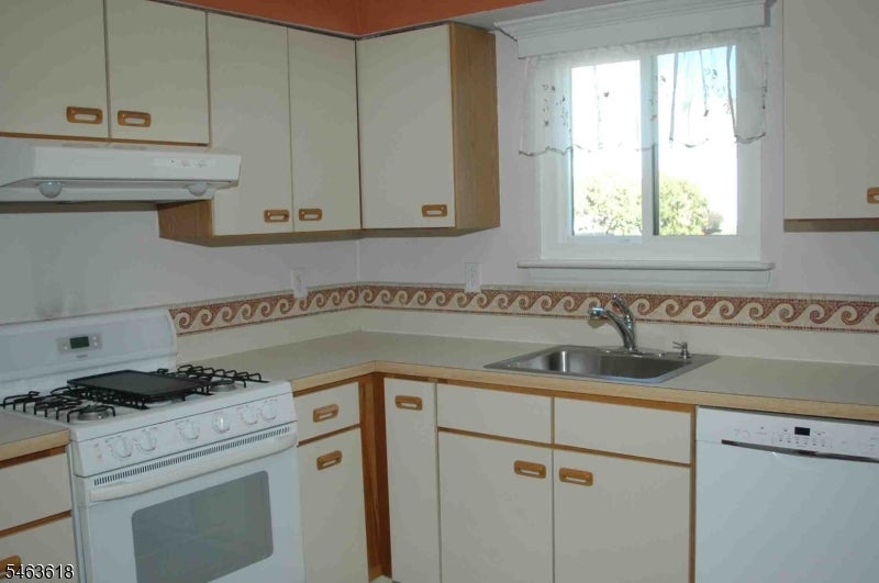 10 PEAR COURT
