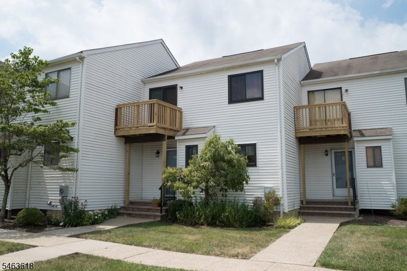 10 PEAR COURT
