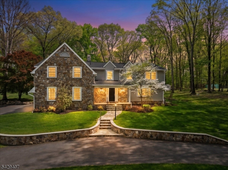 327 Woodside Ave