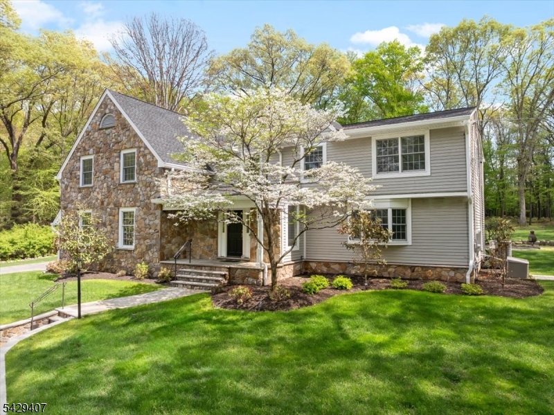 327 Woodside Ave