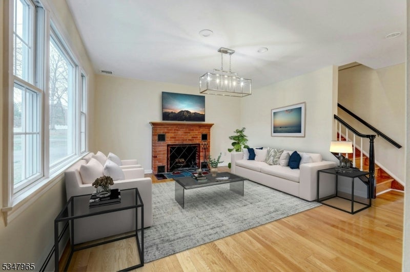 11 Old Tappan Rd