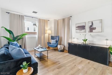 200 Paterson Ave East Rutherford Boro NJ 07073