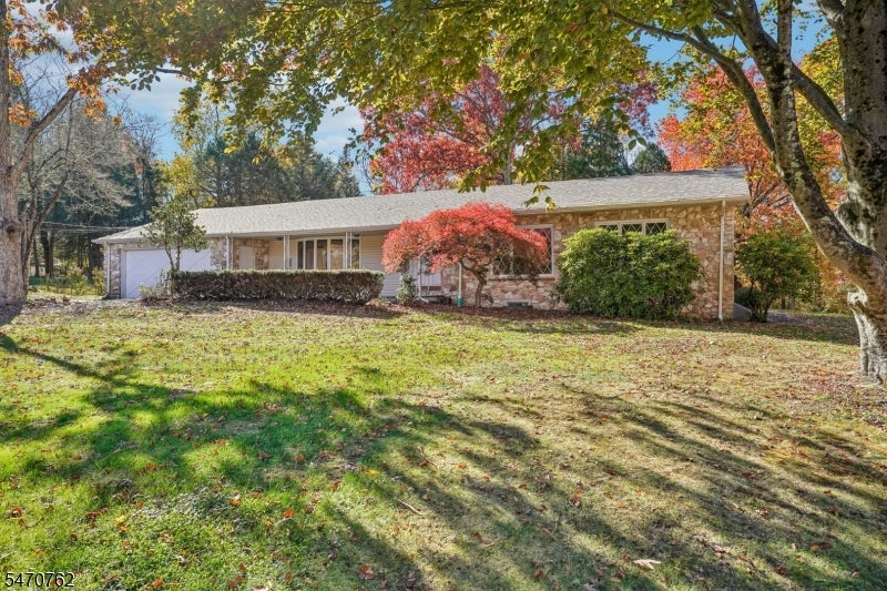 115 Crest Lake Dr