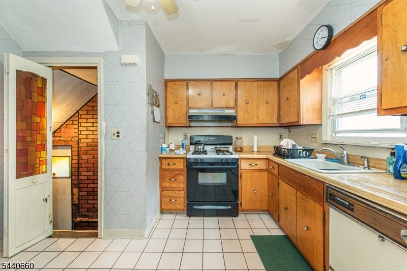 42 Delaware Ave