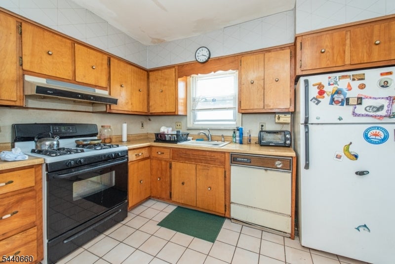 42 Delaware Ave