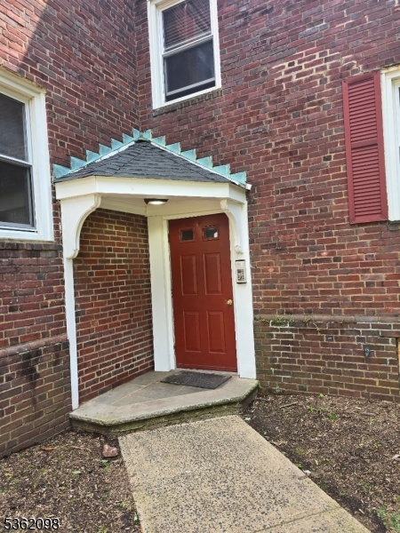 933 E Front St D