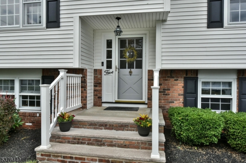 5 Richard Ct