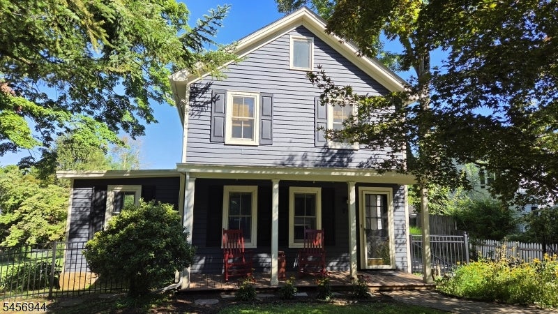 79 W Main St