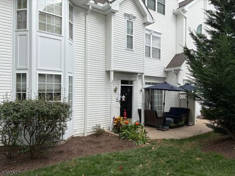 Photo of 28 Wildflower Ln, Morris, NJ 07960 (MLS # 3994818)