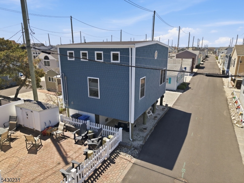 105 W Dune Way