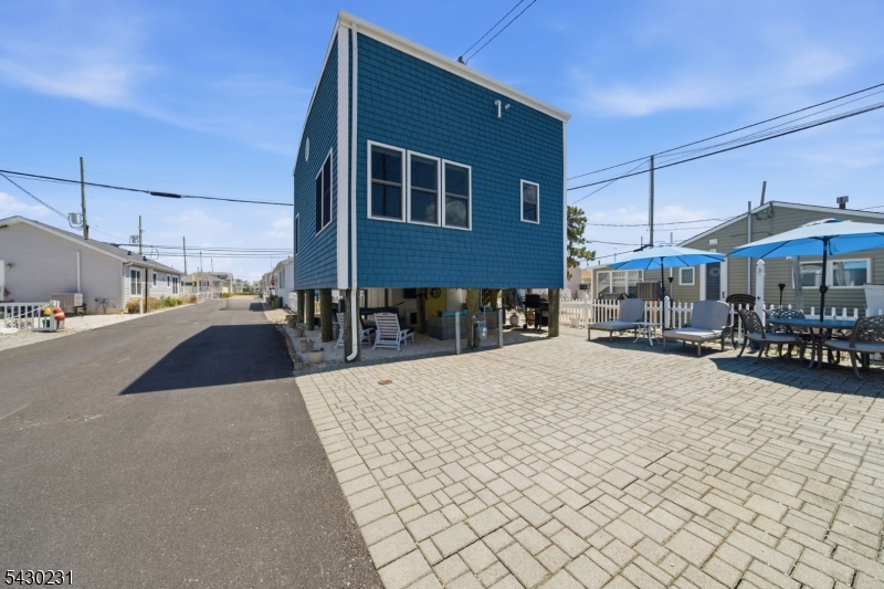 105 W Dune Way
