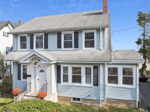 Photo of 58 Chapman Pl, Irvington, NJ 07111 (MLS # 3993578)