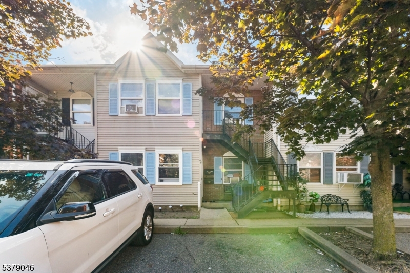 48 Ann St