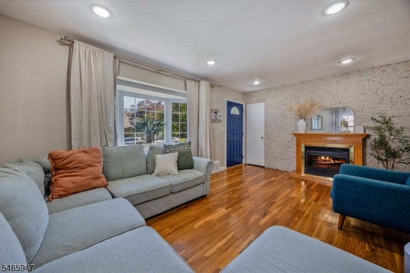 14 Farmingdale Ave