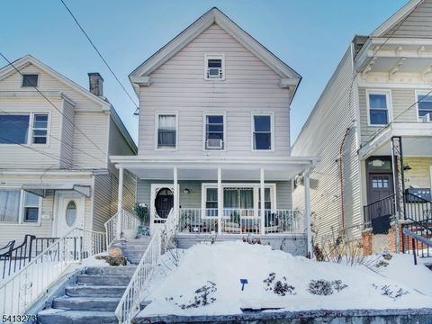 26 E 49Th St Bayonne City NJ 07002