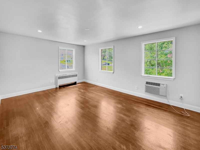 5B Troy Dr