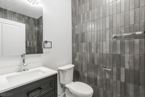 9 Voorhees St Newark City NJ 07108