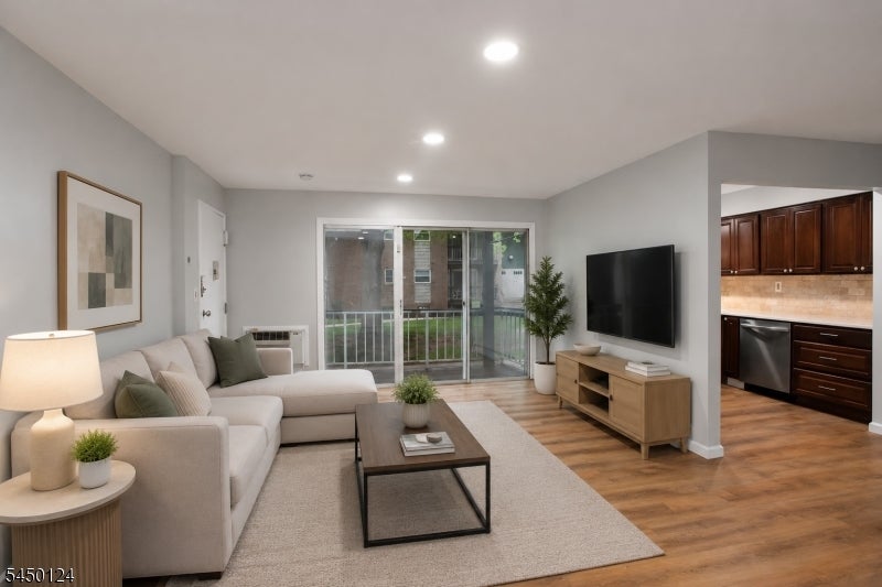 38 Deanna Dr 107