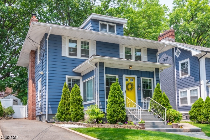 44 Willard Ave