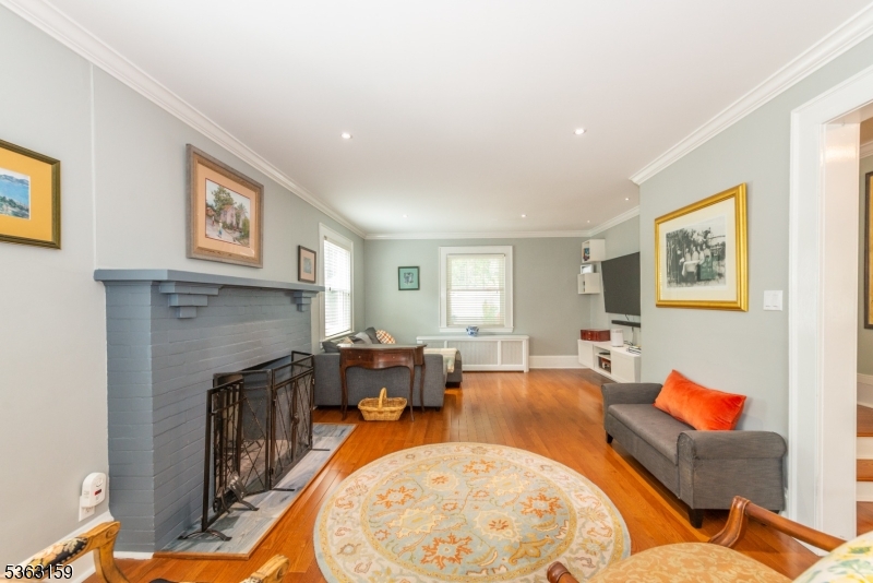 44 Willard Ave