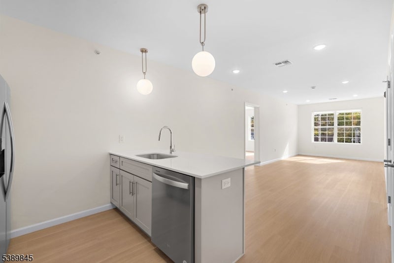 70 Ridgedale Ave 310
